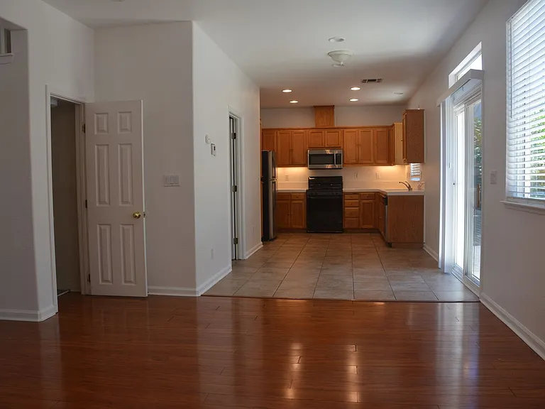 1019 Cape May Dr — Photo 8