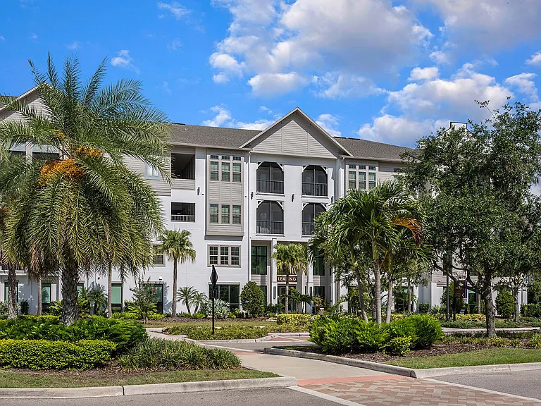 Botanic Waterside Apartments at Lakewood Ranch — Photo 41