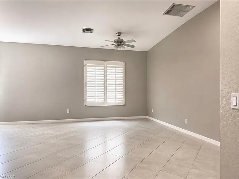 2541 55th Ter SW — Photo 3