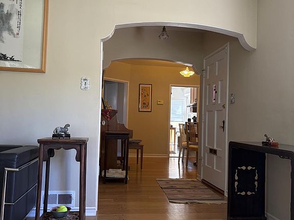 3rd image of 146 Pomona Ave