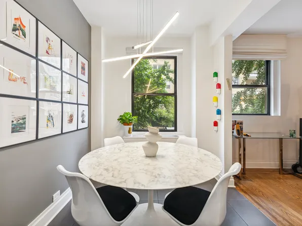 242 East 19th Street image 3 of 7