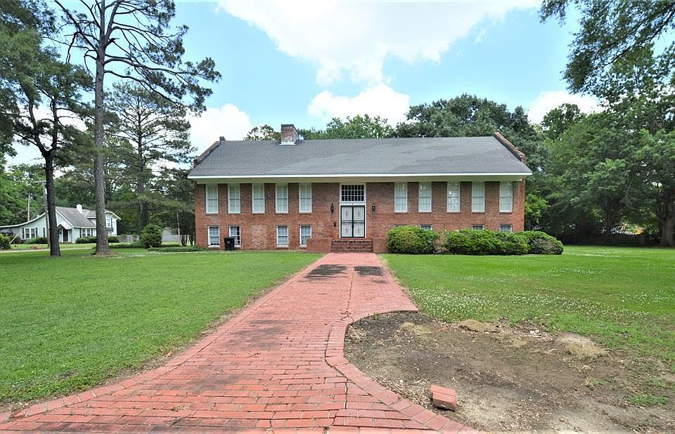 1st image of 706 Arnold Ave