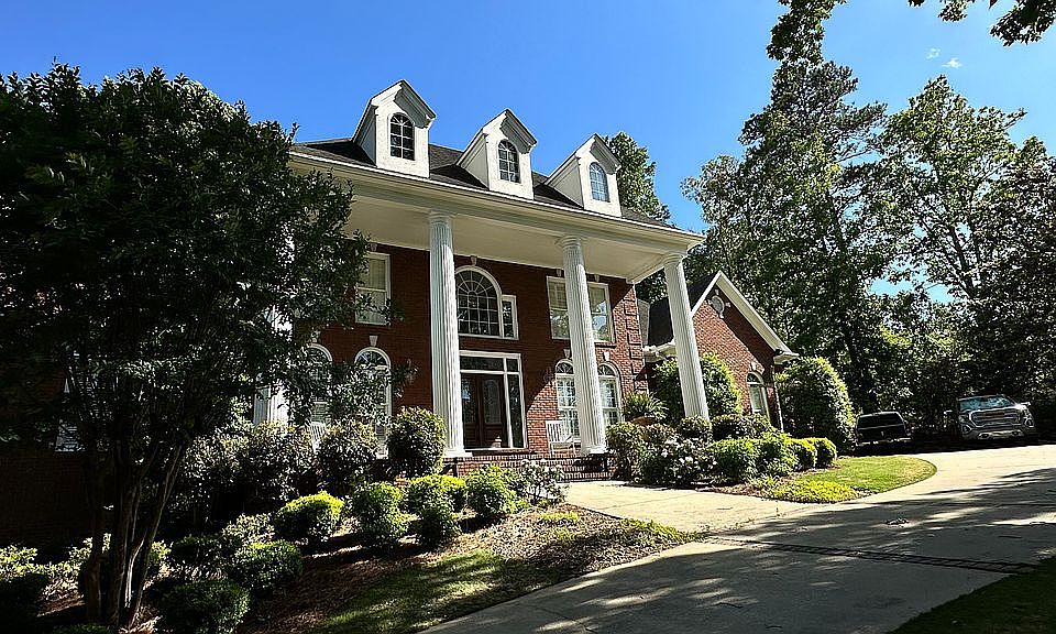2nd image of 5047 Greystone Way