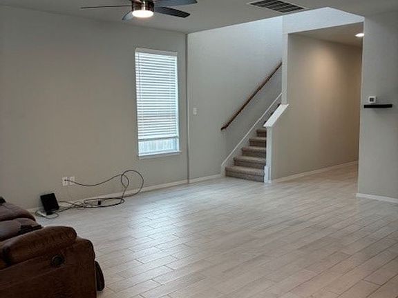 4th image of 404 Black Opal Dr