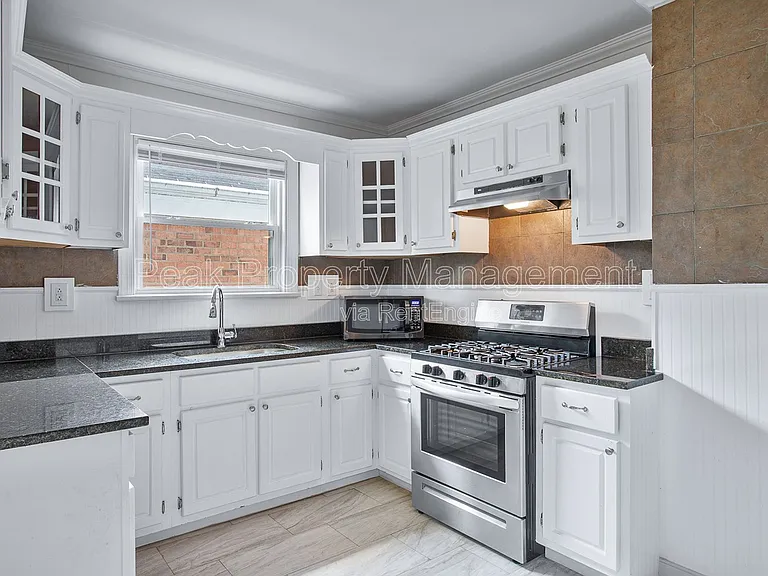 2304 Halifax Ave — Photo 10