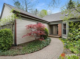 3 Warrington Dr, Lake Bluff, IL