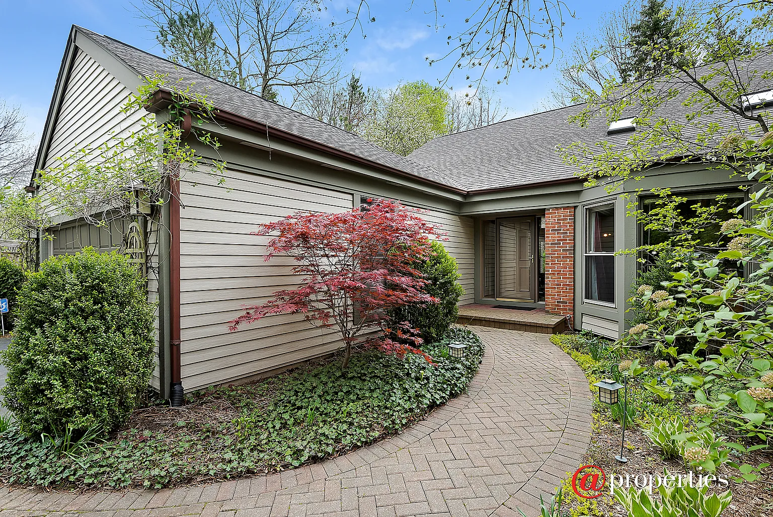 3 Warrington Dr photo 1