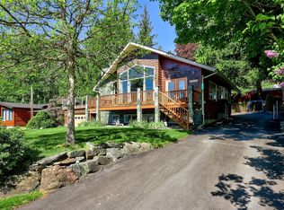 8697 Saint Ives Rd, Columbia Shuswap, BC V0E 1M9
