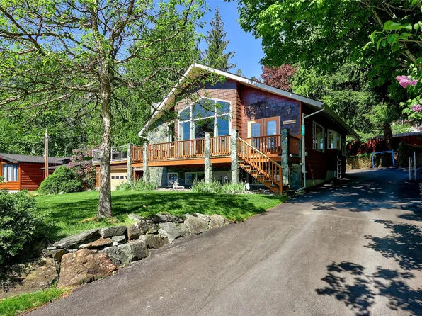 8697 Saint Ives Rd, Columbia Shuswap, BC V0E 1M9