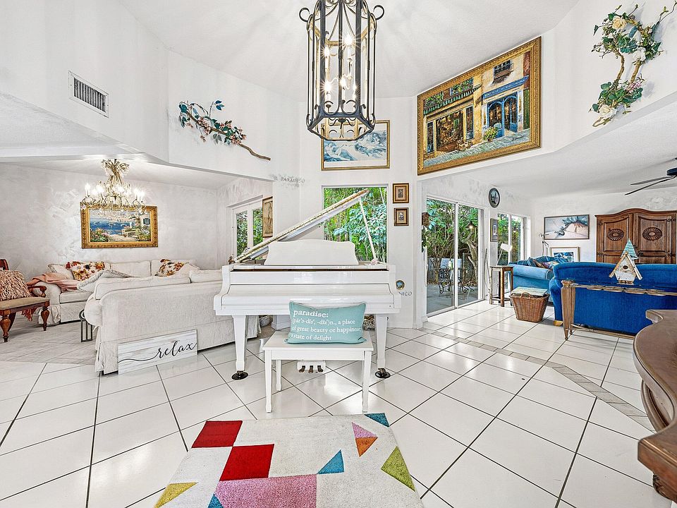 1st image of 800 Lagoon Lane