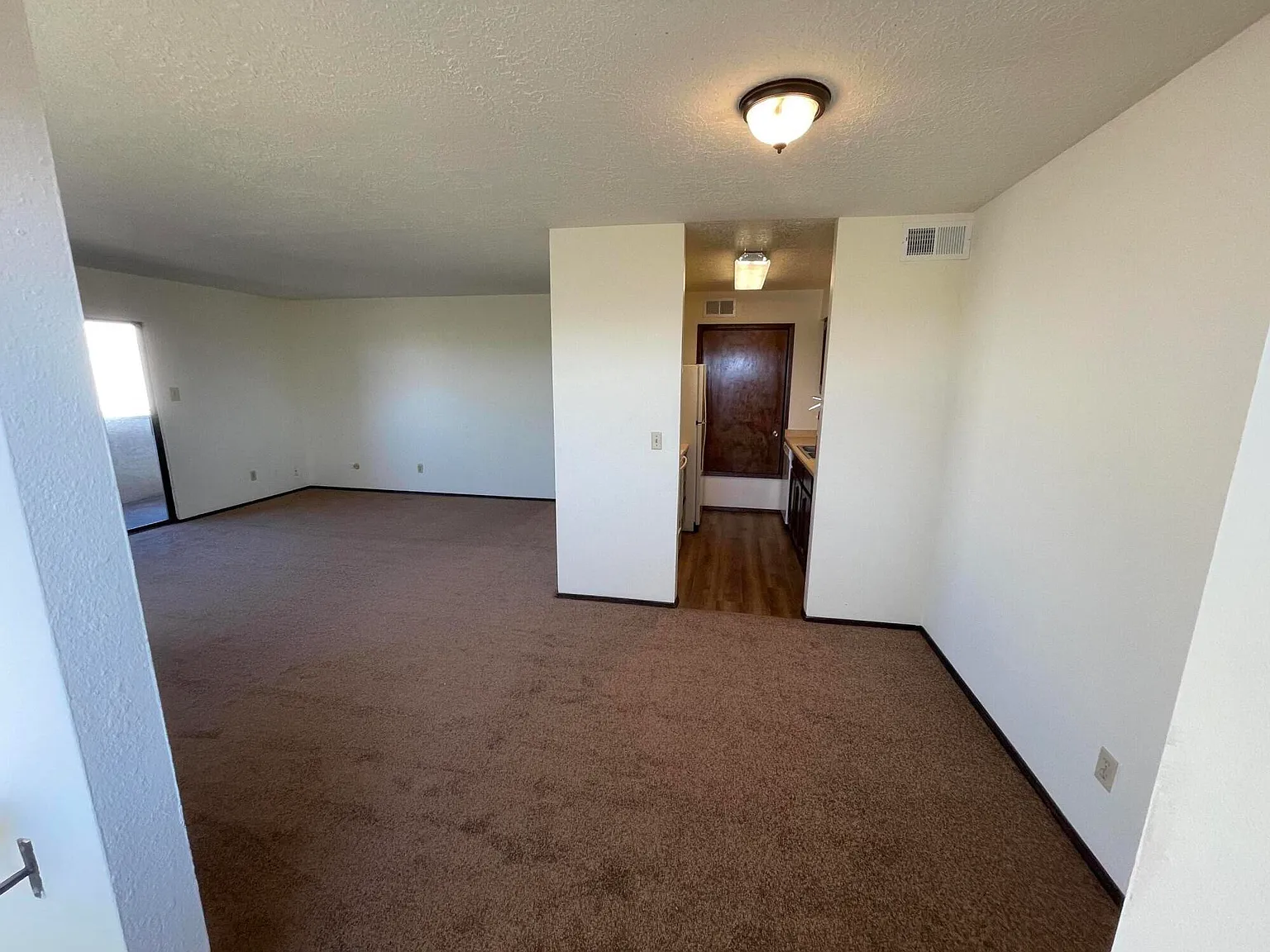 2 bed, 1.0 bath, 1000 sqft, $1,400 — Photo 4