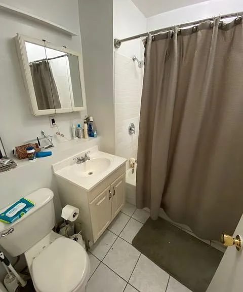 1737 W Erie St #3R — Photo 6