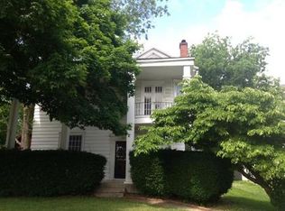 905 Clinton St, Carthage, MO 64836