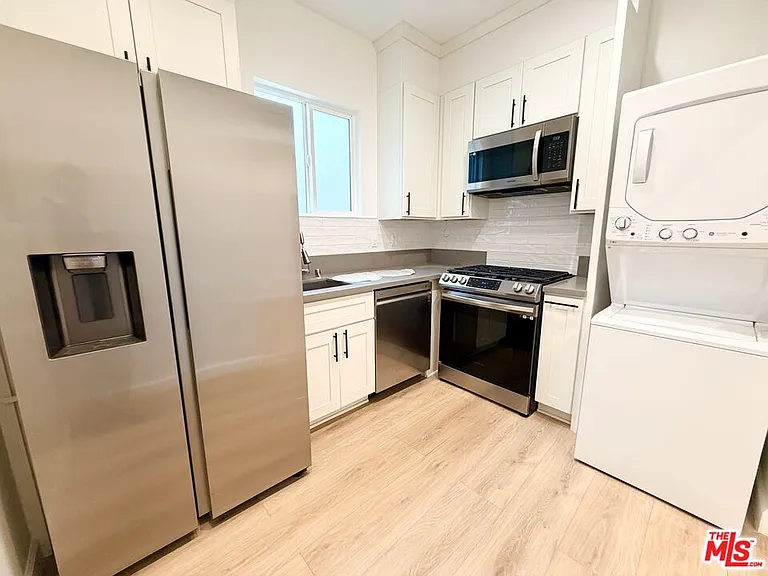 816 1/2 N McCadden Pl — Photo 7