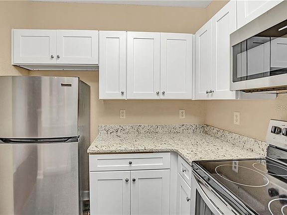 4th image of 304 E South St Unit 2027