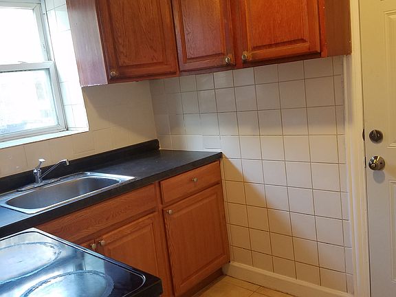 5th image of 6023 N Fairfield Ave APT 2