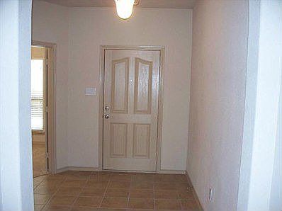 3rd image of 5016 Holliday Dr