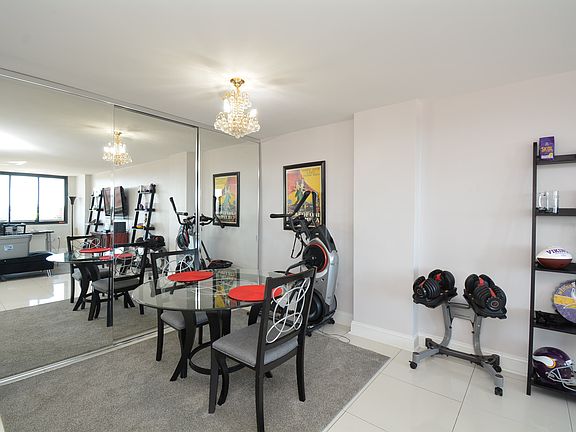 4th image of 801 N Pitt St APT 804
