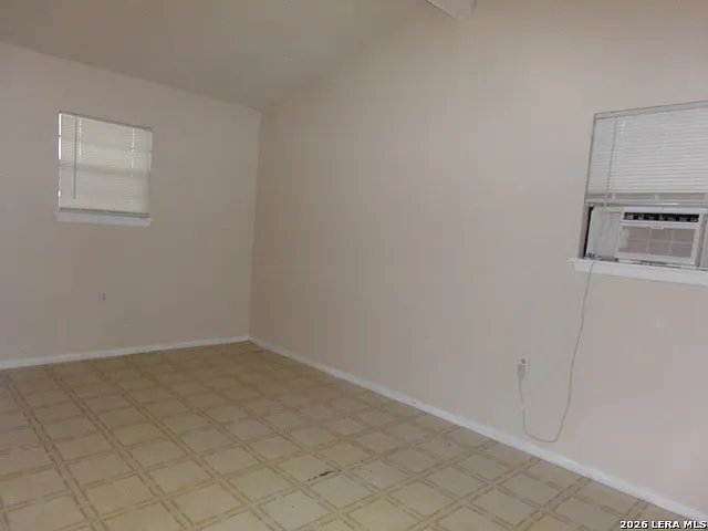 5819 Castle Lk — Photo 5