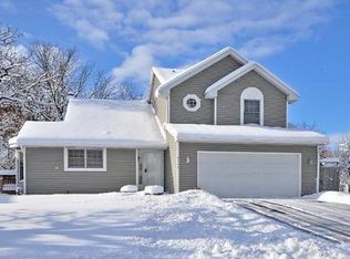9749 Penn Ave N, Brooklyn Park, MN 55444