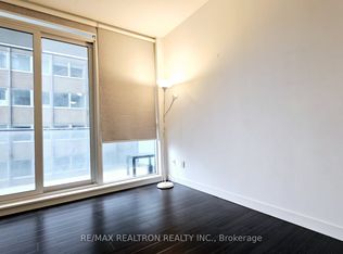 770 Bay St #712-C01, Toronto, ON M5G 0A6