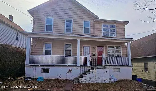 942 E Elm St #2 Photo 1