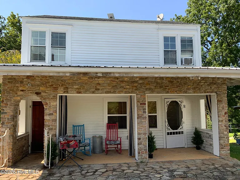 837 Main St #B — Photo 15