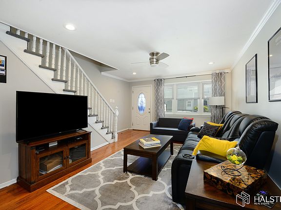 2nd image of 5 Van Wagenen Ave