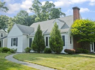 182 Overlook Dr, Springfield, MA 01118