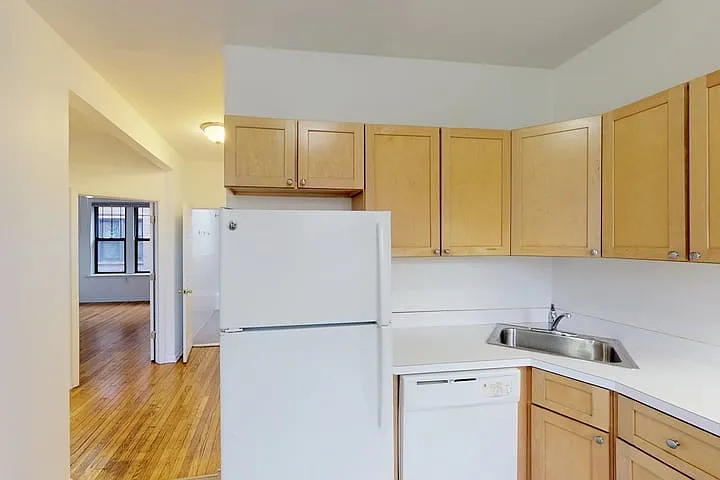Woodlawn Court — Photo 9
