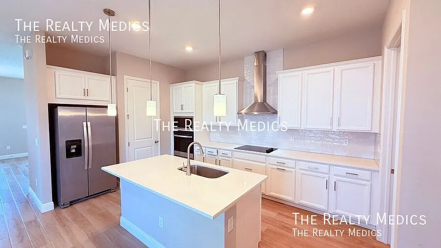 St. Cloud Weslyn Park Corner Unit Available Now! — Photo 4