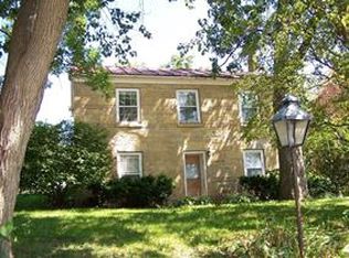 115 5th St, Mineral Point, WI 53565