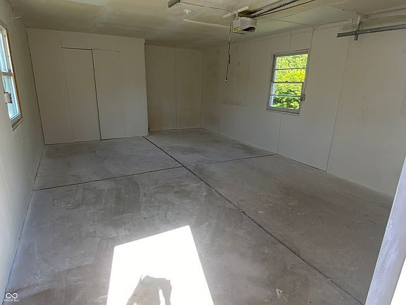 5th image of 611 Chestnut St