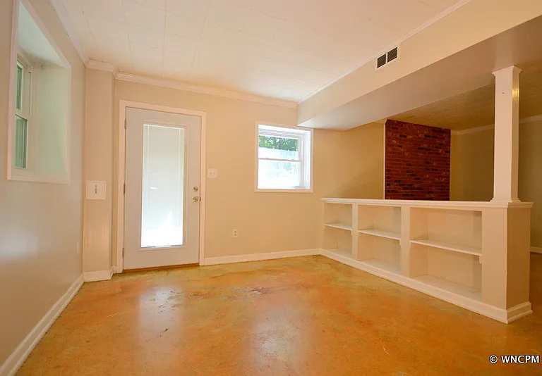 17 Laurel Park Dr — Photo 7