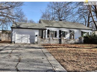 13513 12th St, Grandview, MO 64030