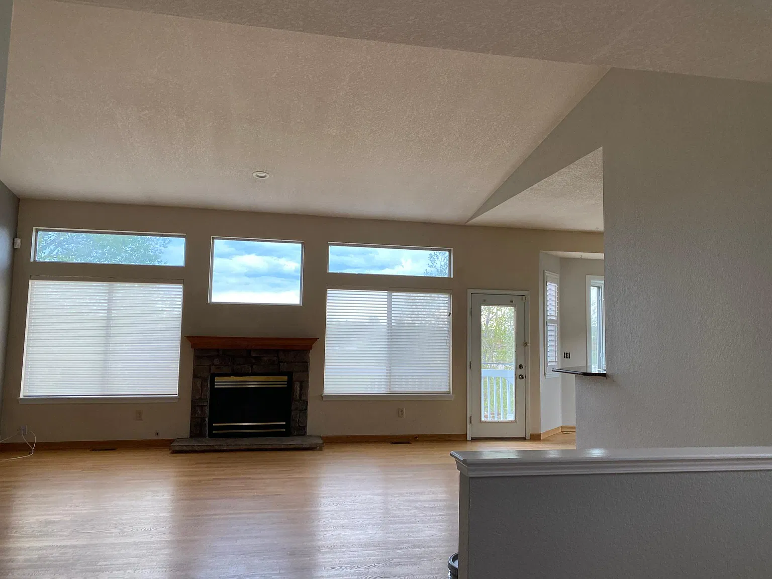 1335 Iris Circle — Photo 2