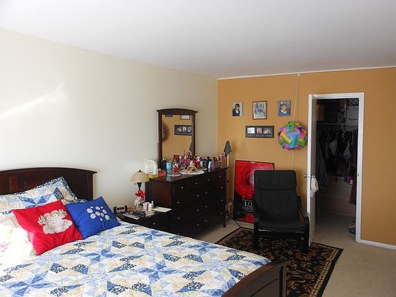 5th image of 6833 N Kedzie Ave APT 1002