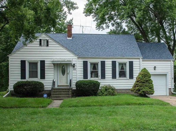 1520 W 7th St, Waterloo, IA 50702