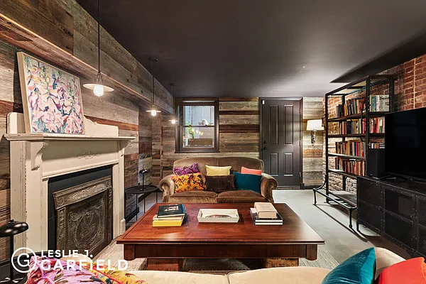 Sold by Leslie J. Garfield | media 19