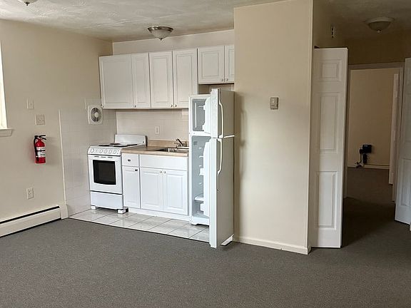 2nd image of 60 Elm St APT B3