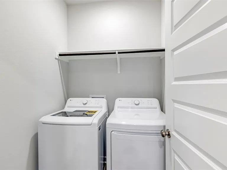 2086 Alice Jay Way — Photo 31
