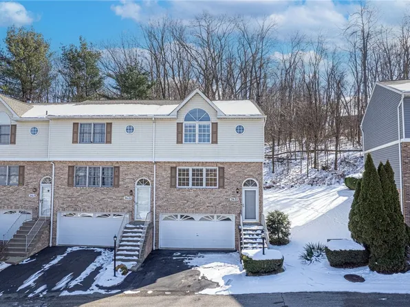 2622 Birchwood Ln, Oakdale, PA 15071