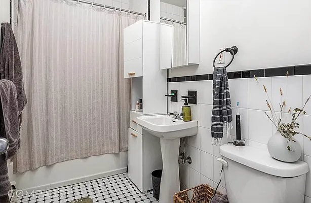 Rented by Compass | media 7