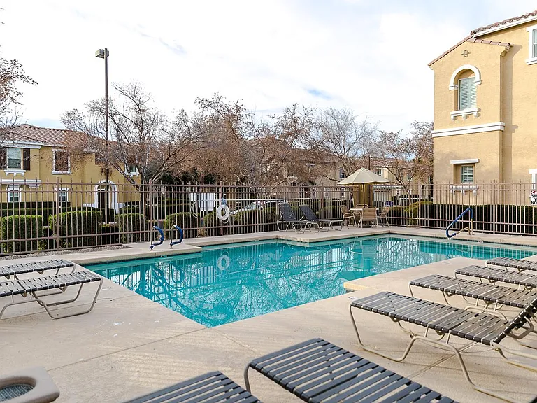 156 W Laurel Ct — Photo 21