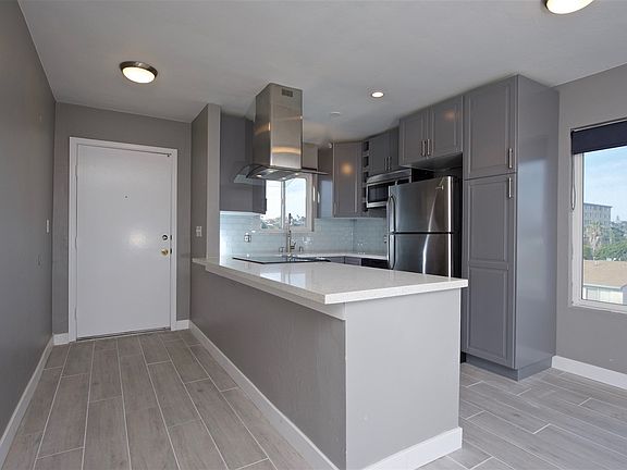 3rd image of 1575 Scott St APT 11