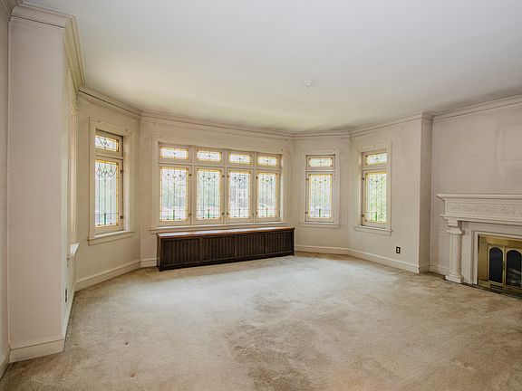 3rd image of 104 Le Moyne Pkwy