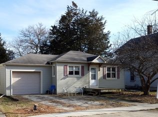 210 N May St, Hinckley, IL