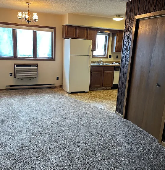 2120 Marathon Ave #3 — Photo 2
