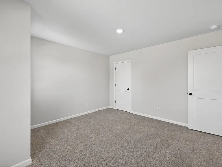 548 Madison St — Photo 33