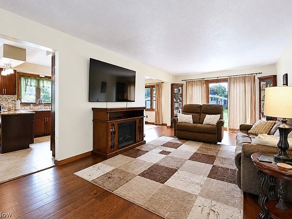 5th image of 4700 Lockwood Rd